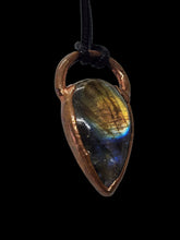 Load image into Gallery viewer, Labradorite Copper Pendant