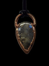 Load image into Gallery viewer, Labradorite Copper Pendant